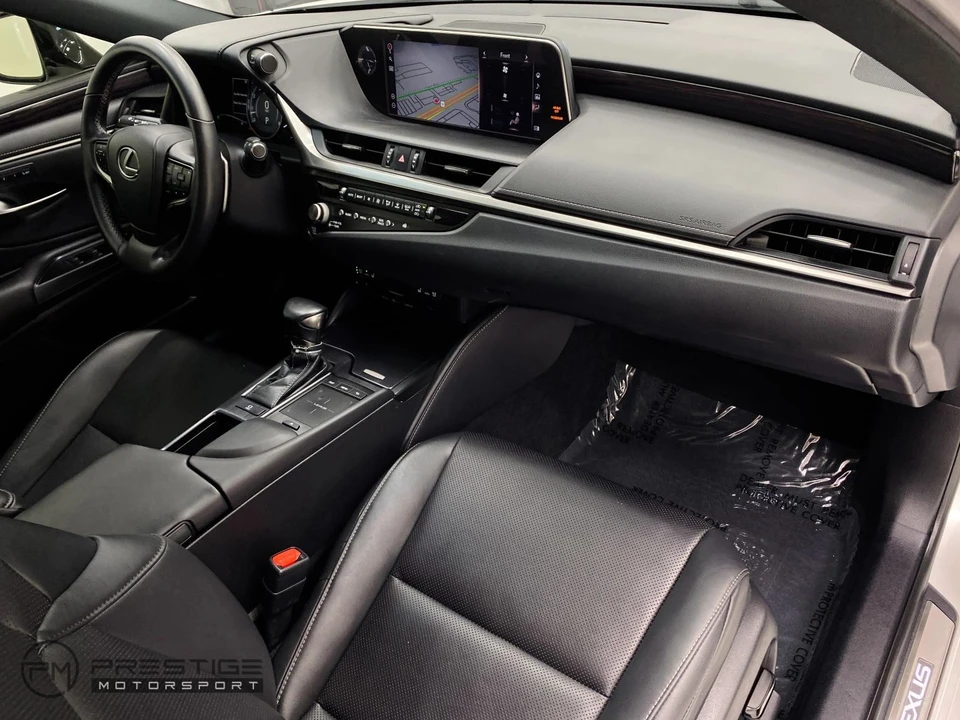 2021 Lexus ES 7th Gen - Image 15 of 21