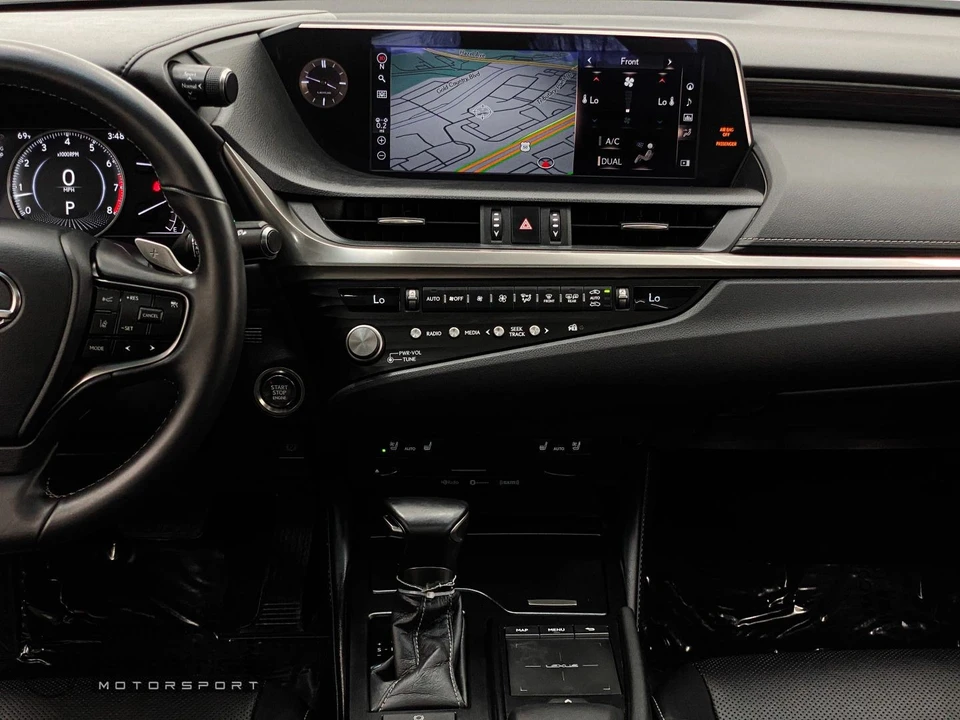 2021 Lexus ES 7th Gen - Image 20 of 21