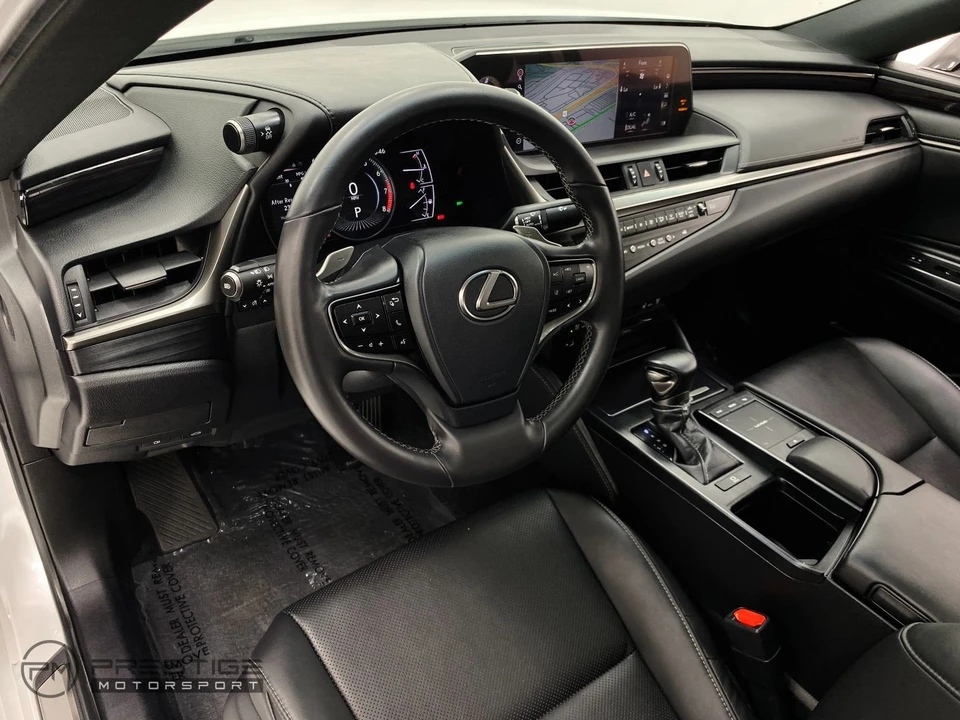 2021 Lexus ES 7th Gen - Image 18 of 21