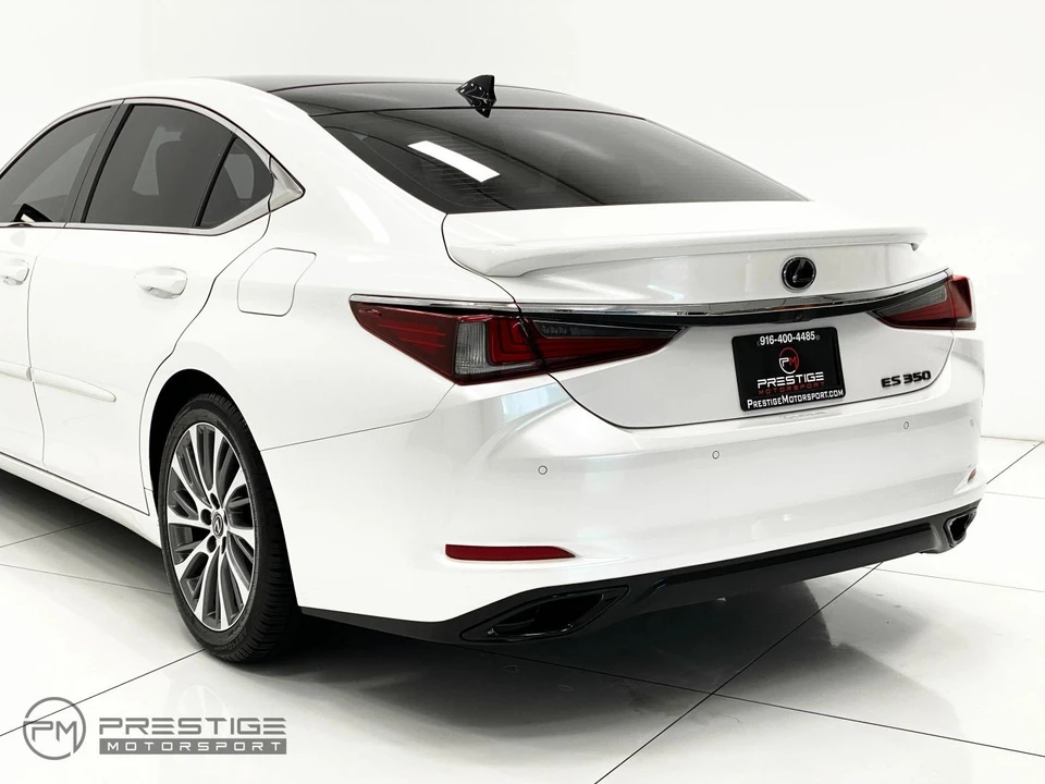 2021 Lexus ES 7th Gen - Image 10 of 21