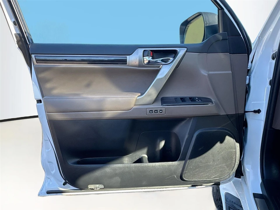 2021 Lexus GX 2nd Gen - Image 16 of 21