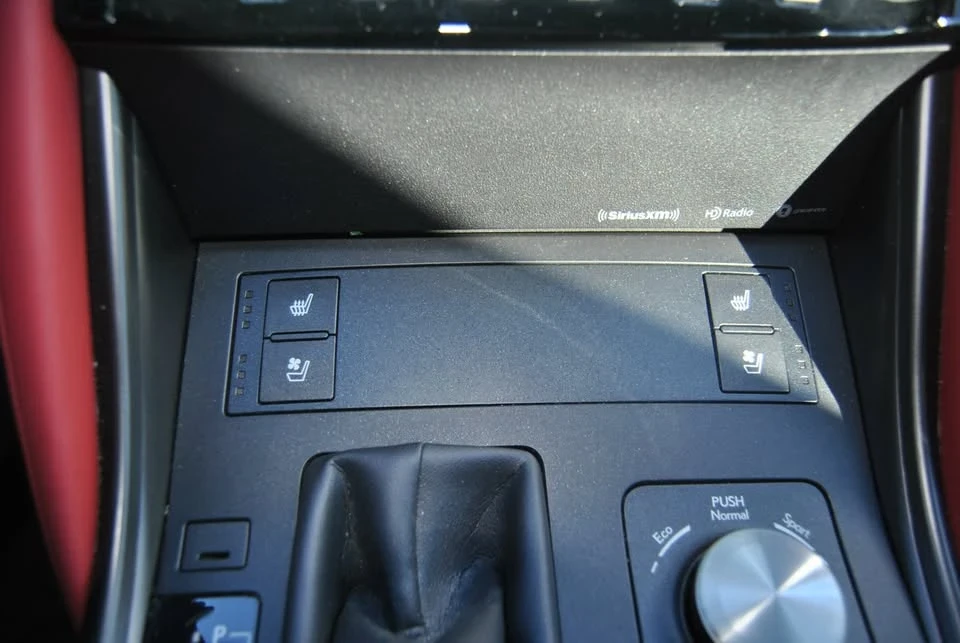2021 Lexus IS 3rd Gen - Image 19 of 20