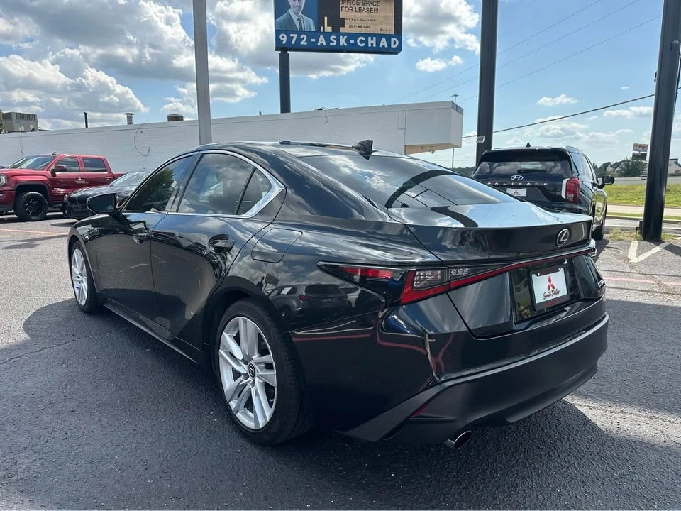 2021 Lexus IS 3rd Gen - Image 5 of 10