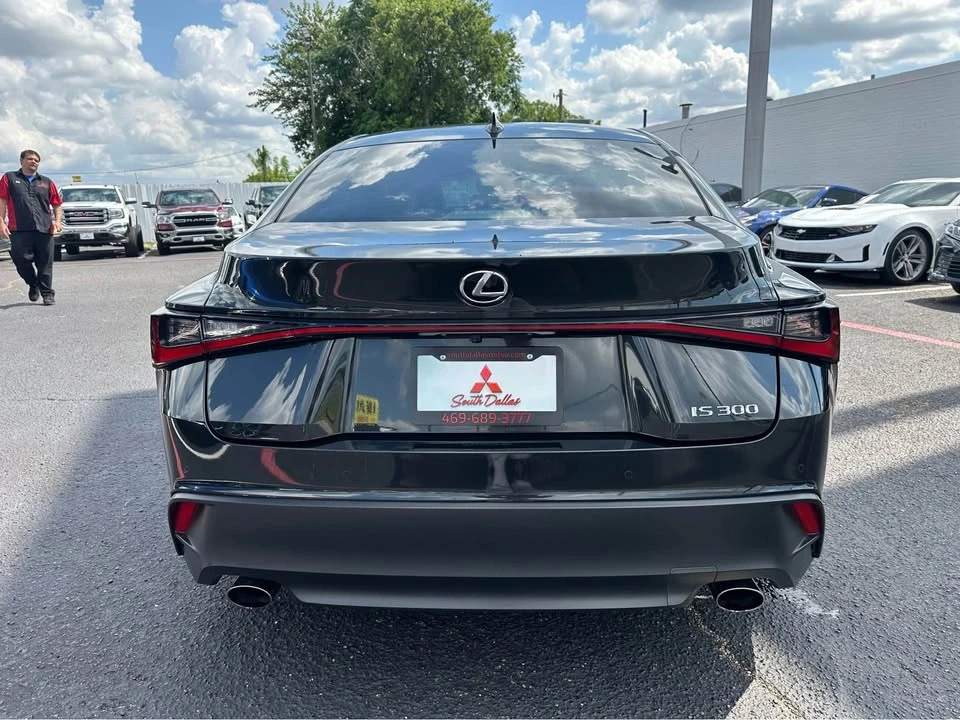2021 Lexus IS 3rd Gen - Image 6 of 10