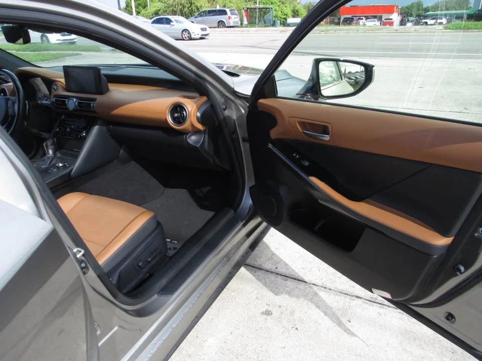 2021 Lexus IS 3rd Gen - Image 16 of 17