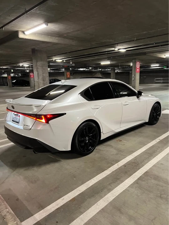 2021 Lexus IS 3rd Gen - Image 9 of 19