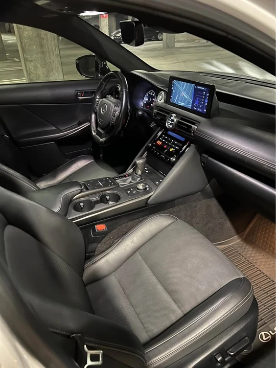 2021 Lexus IS 3rd Gen - Image 15 of 19