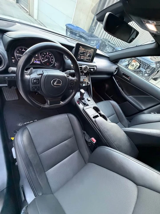 2021 Lexus IS 3rd Gen - Image 7 of 11
