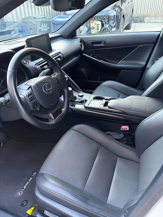2021 Lexus IS 3rd Gen - Image 5 of 11