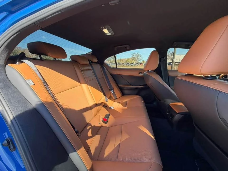 2021 Lexus IS 3rd Gen - Image 15 of 18