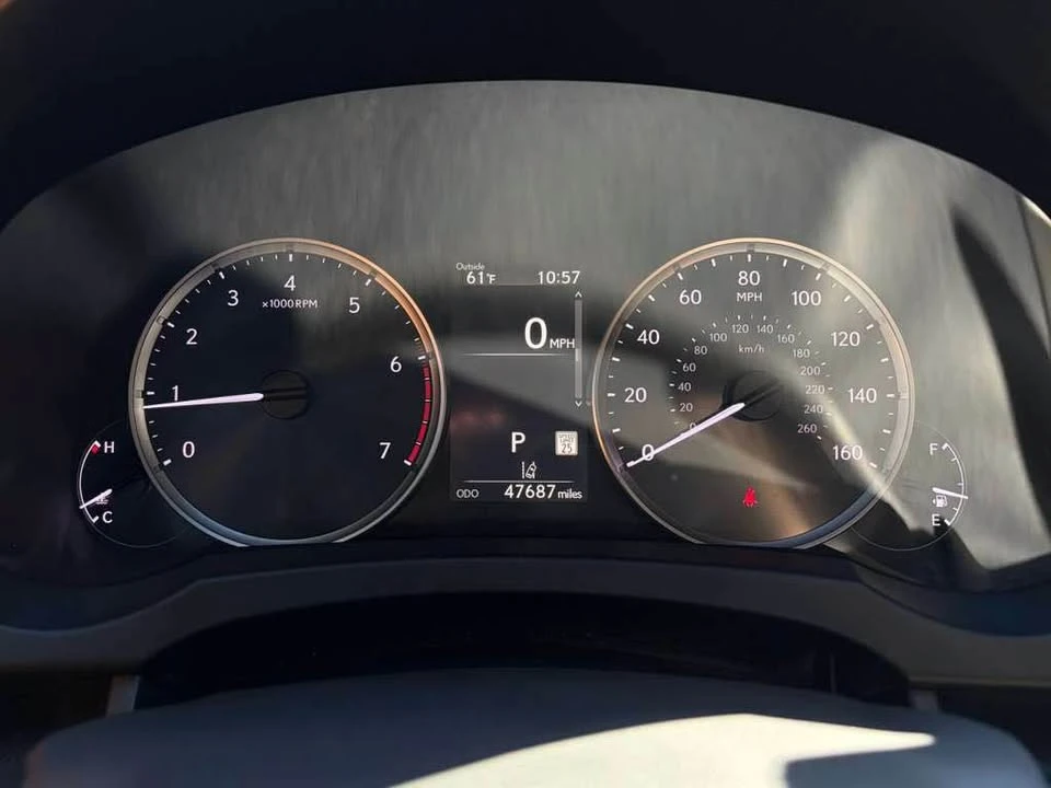 2021 Lexus IS 3rd Gen - Image 17 of 18