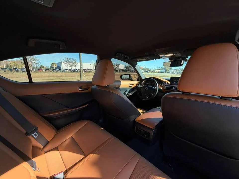 2021 Lexus IS 3rd Gen - Image 14 of 18