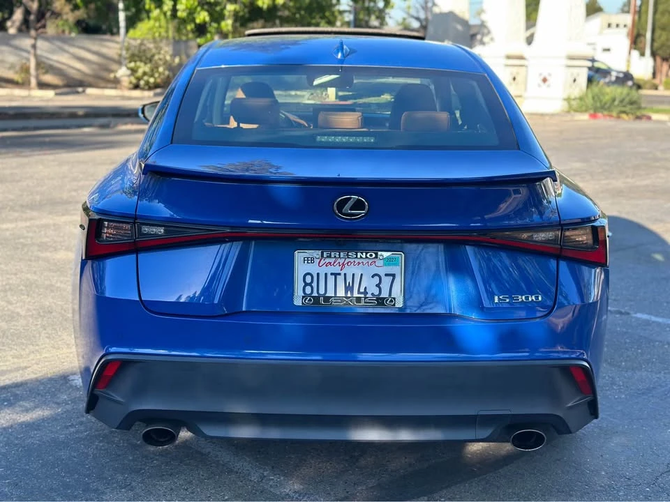 2021 Lexus IS 3rd Gen - Image 6 of 9