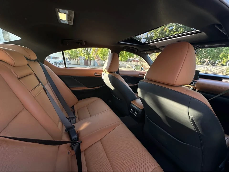 2021 Lexus IS 3rd Gen - Image 5 of 9