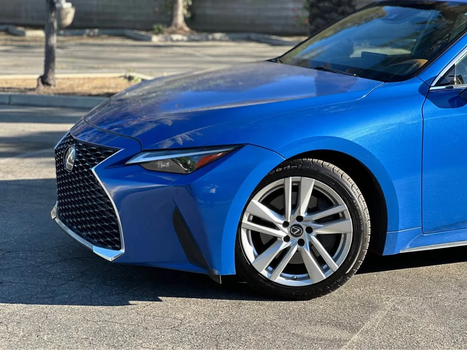 2021 Lexus IS 3rd Gen - Image 8 of 9