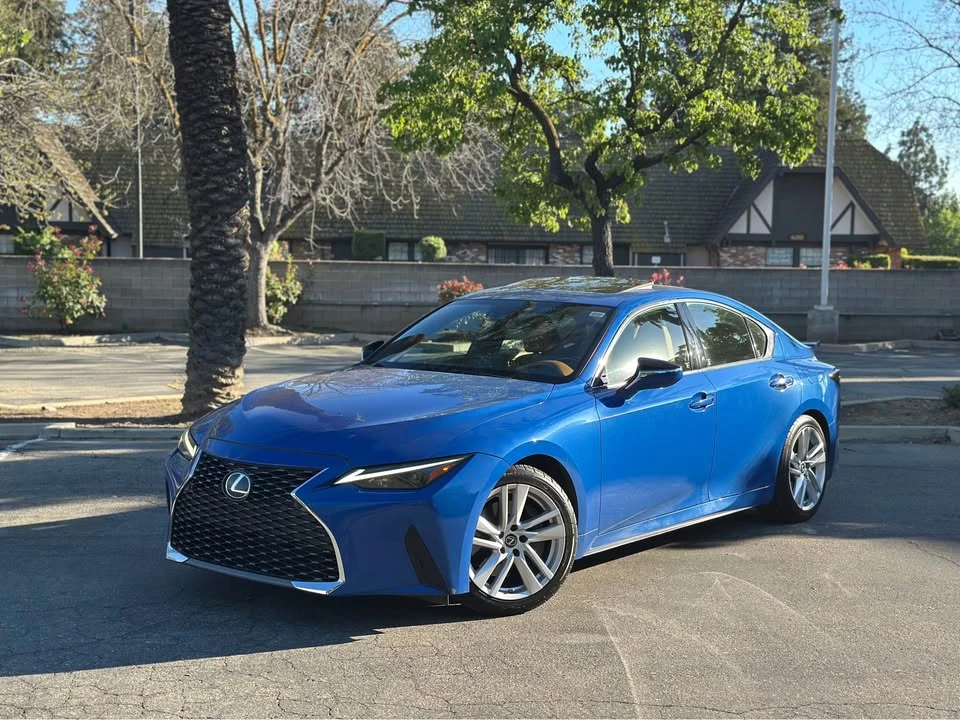 2021 Lexus IS 3rd Gen - Image 2 of 9