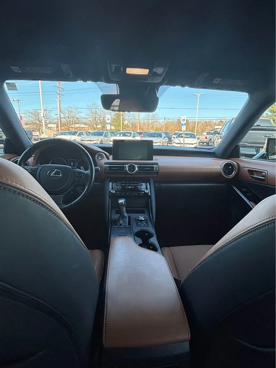 2021 Lexus IS 3rd Gen - Image 4 of 5