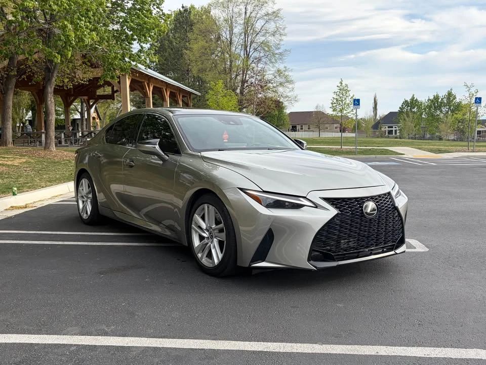 2021 Lexus IS 3rd Gen - Image 4 of 12
