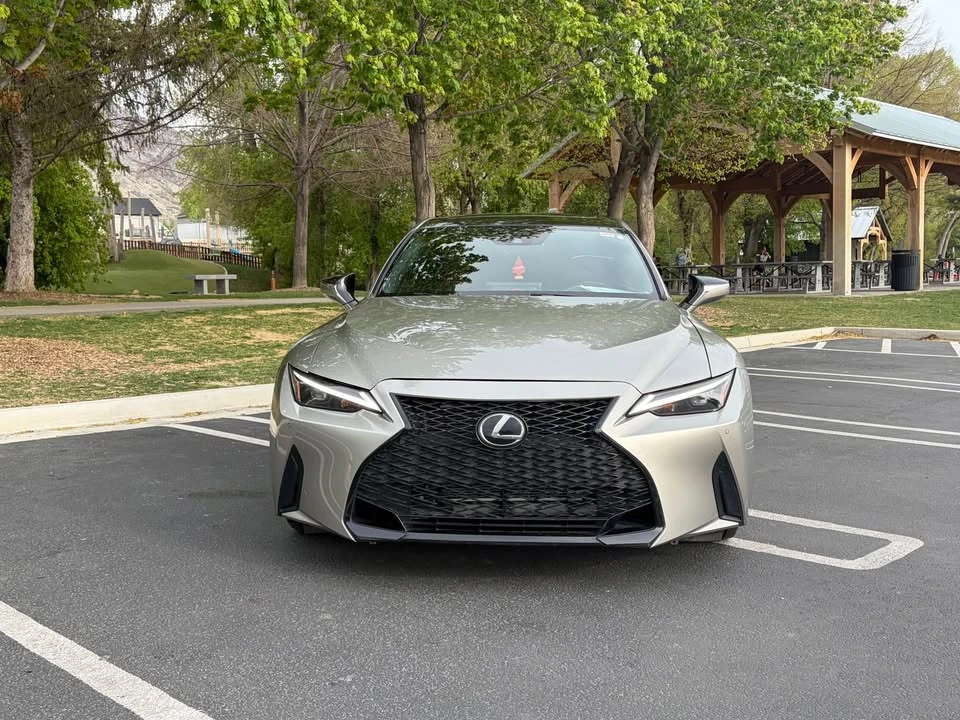 2021 Lexus IS 3rd Gen - Image 3 of 12