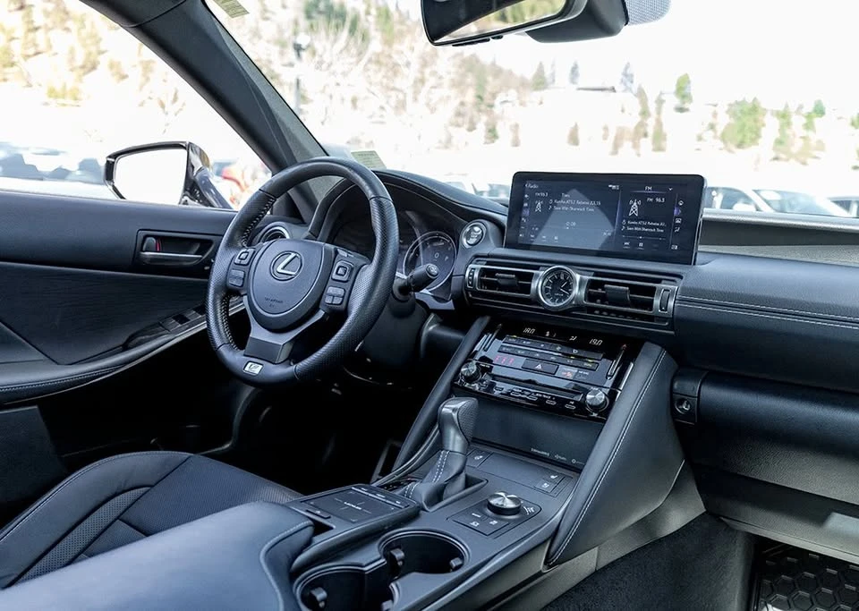 2021 Lexus IS 3rd Gen - Image 5 of 6