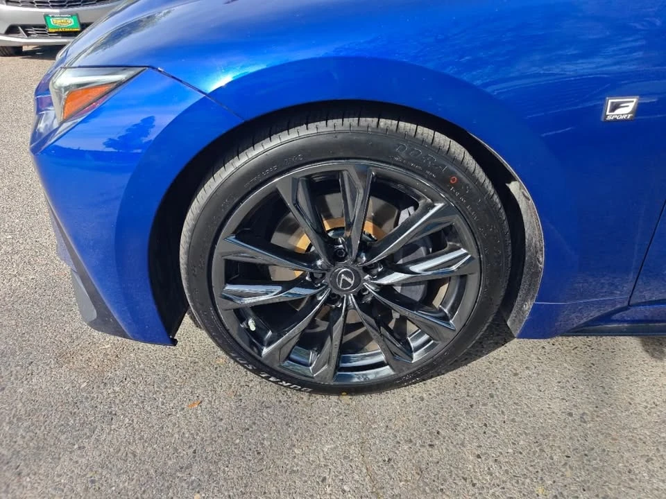 2021 Lexus IS 3rd Gen - Image 11 of 20