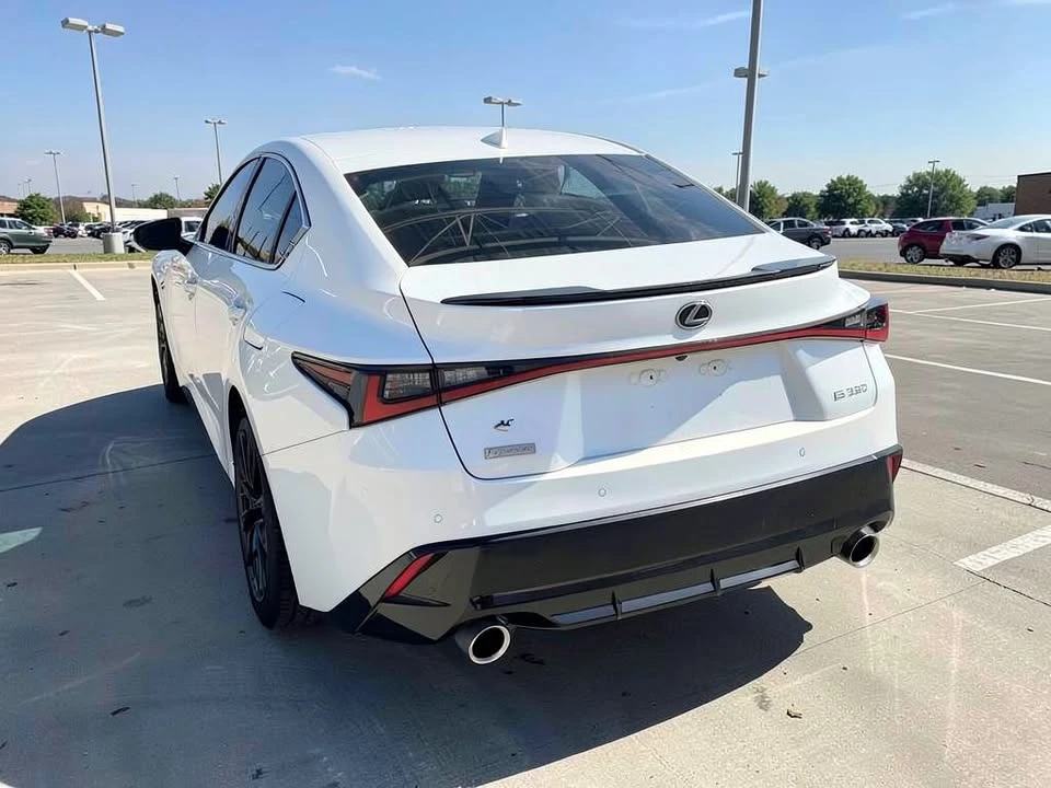 2021 Lexus IS 3rd Gen - Image 5 of 8