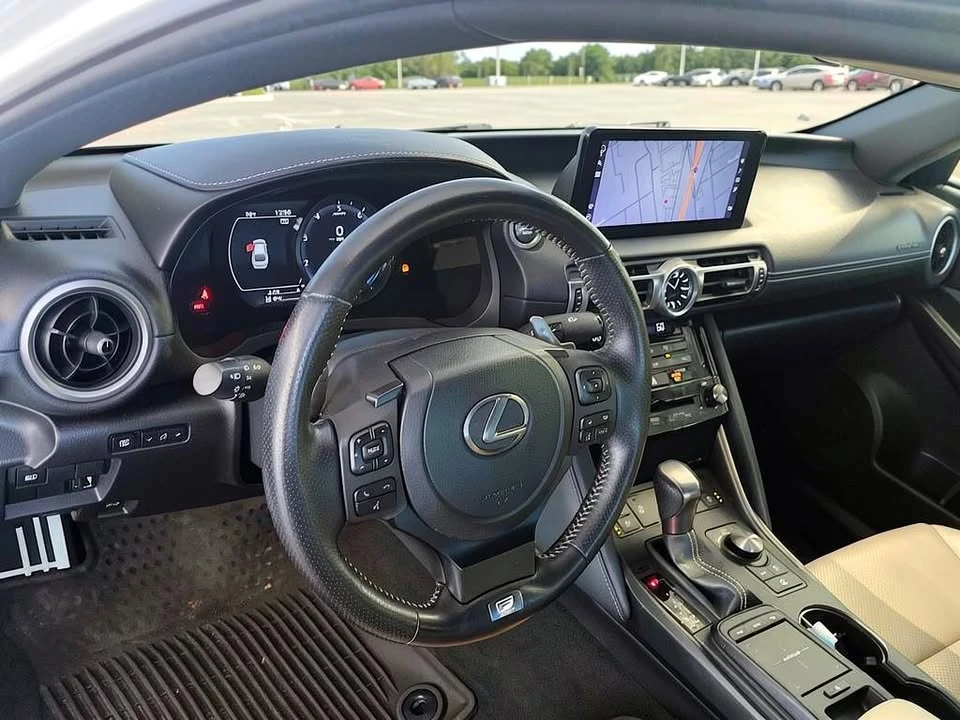 2021 Lexus IS 3rd Gen - Image 6 of 8