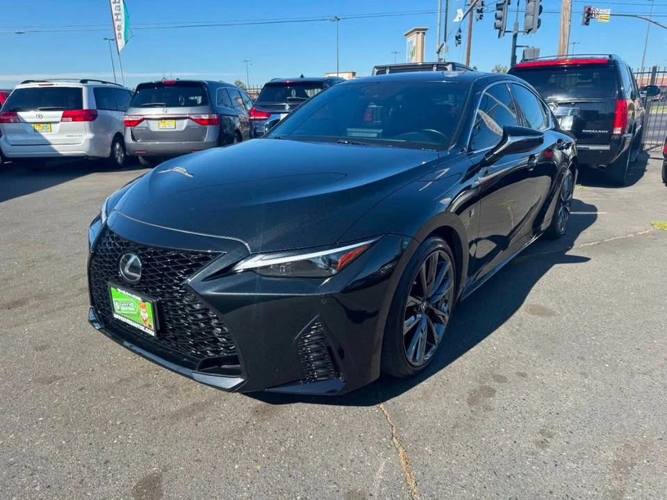 2021 Lexus IS 3rd Gen - Image 4 of 20