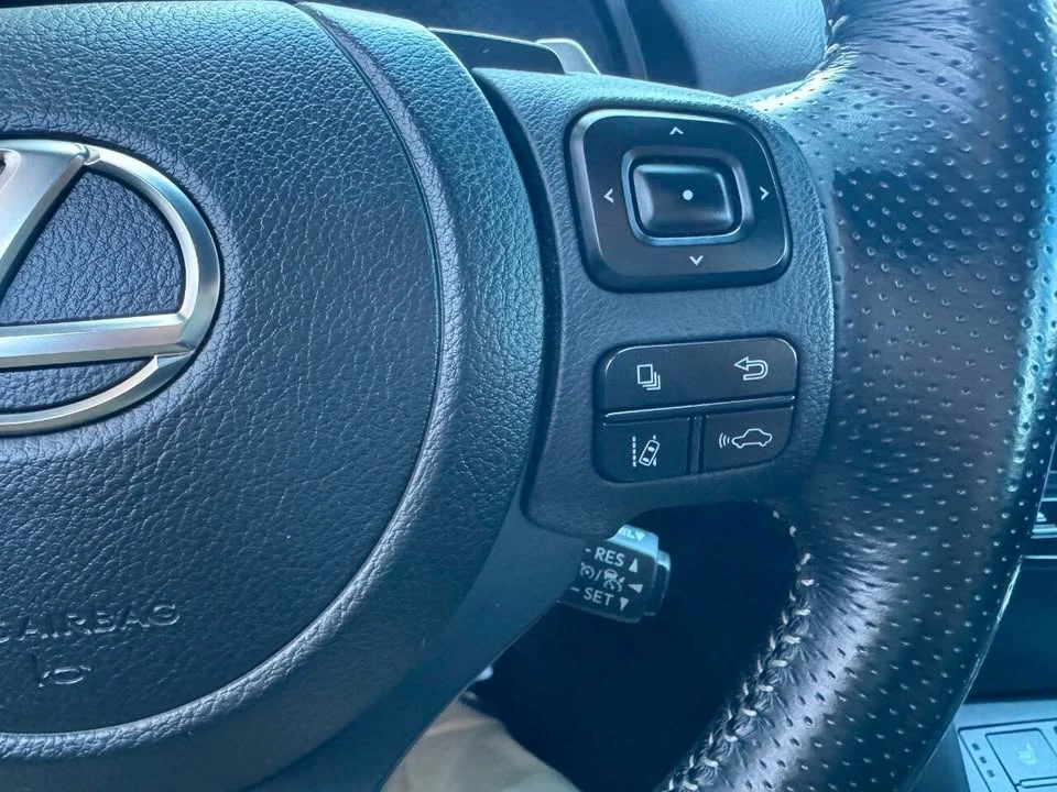 2021 Lexus IS 3rd Gen - Image 19 of 20