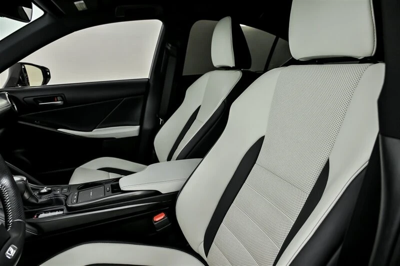 2021 Lexus IS 3rd Gen - Image 20 of 21