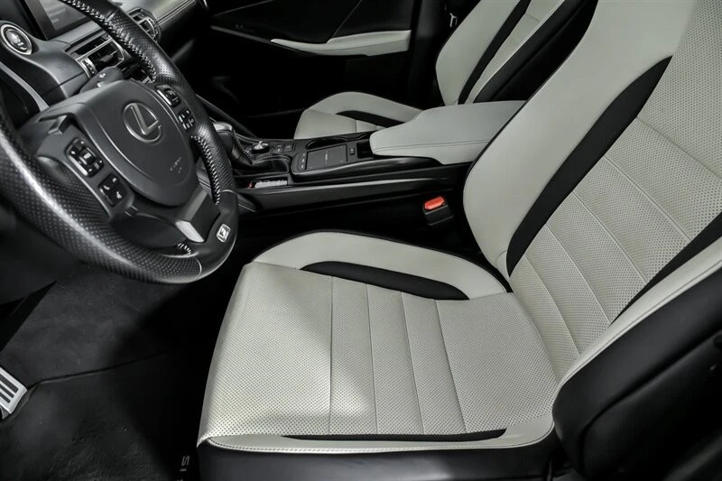 2021 Lexus IS 3rd Gen - Image 19 of 21