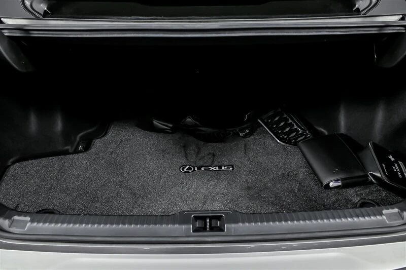 2021 Lexus IS 3rd Gen - Image 15 of 21