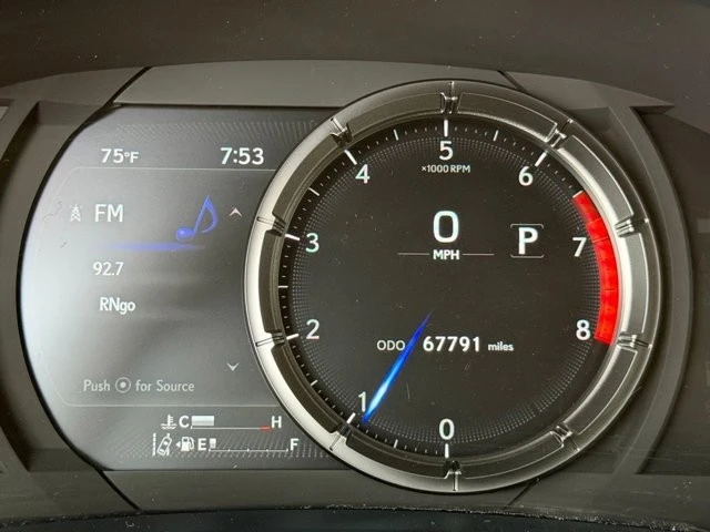 2021 Lexus IS 3rd Gen - Image 27 of 31