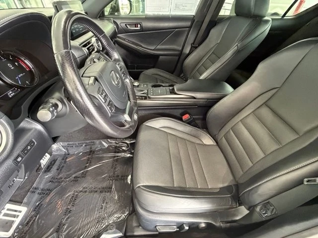 2021 Lexus IS 3rd Gen - Image 20 of 31