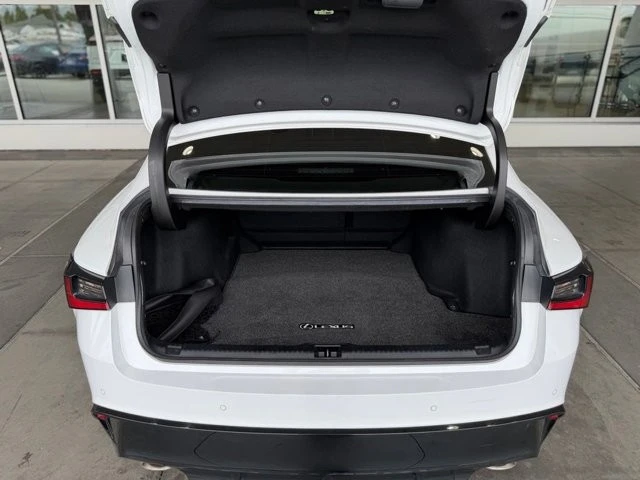 2021 Lexus IS 3rd Gen - Image 15 of 31