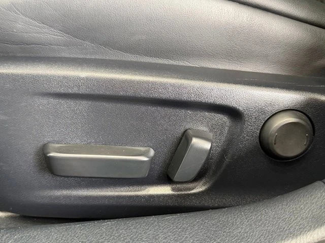 2021 Lexus IS 3rd Gen - Image 21 of 31
