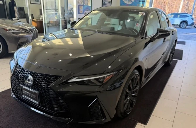 2021 Lexus IS 3rd Gen - Image 3 of 12