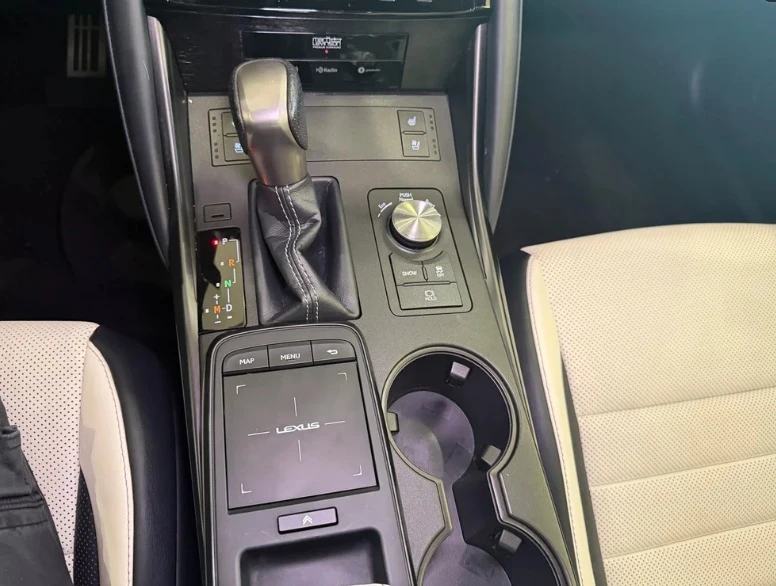 2021 Lexus IS 3rd Gen - Image 11 of 12