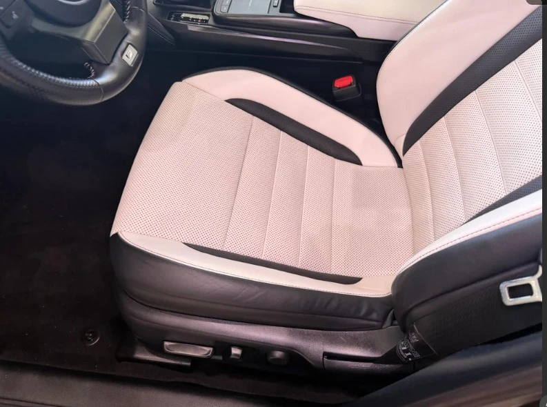2021 Lexus IS 3rd Gen - Image 8 of 12