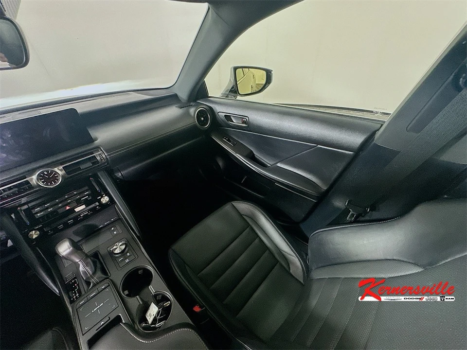 2021 Lexus IS 3rd Gen - Image 11 of 12