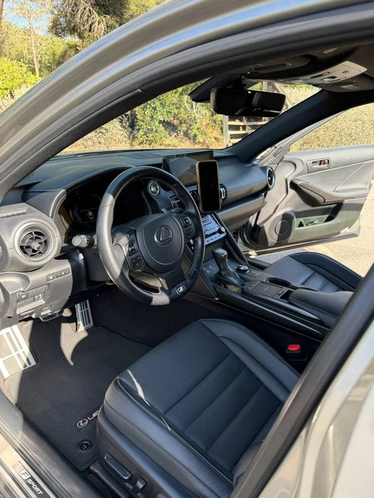2021 Lexus IS 3rd Gen - Image 12 of 24