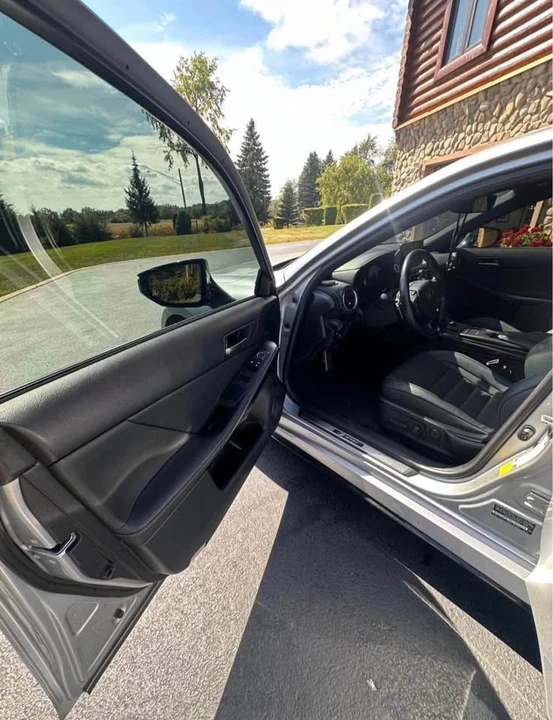 2021 Lexus IS 3rd Gen - Image 7 of 9