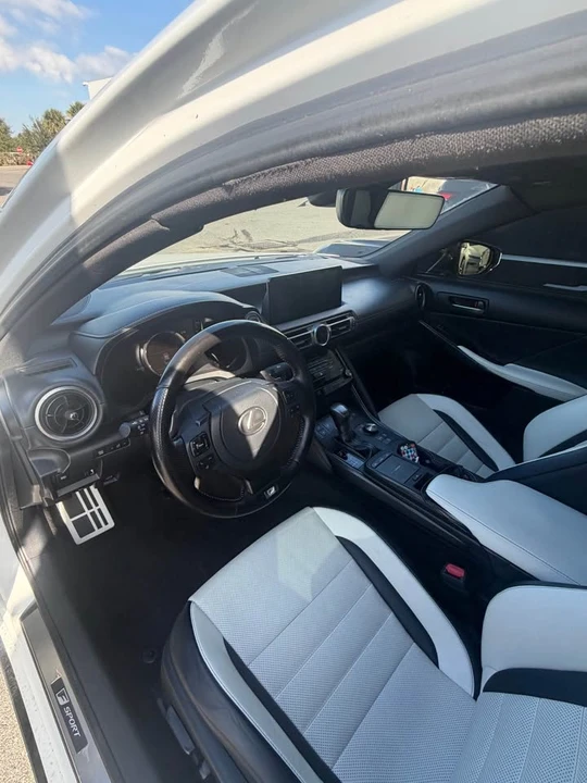 2021 Lexus IS 3rd Gen - Image 5 of 9