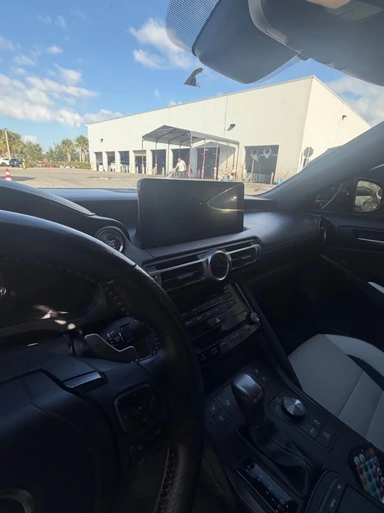 2021 Lexus IS 3rd Gen - Image 7 of 9
