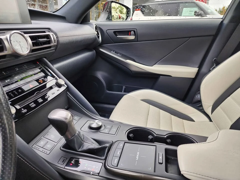 2021 Lexus IS 3rd Gen - Image 14 of 15