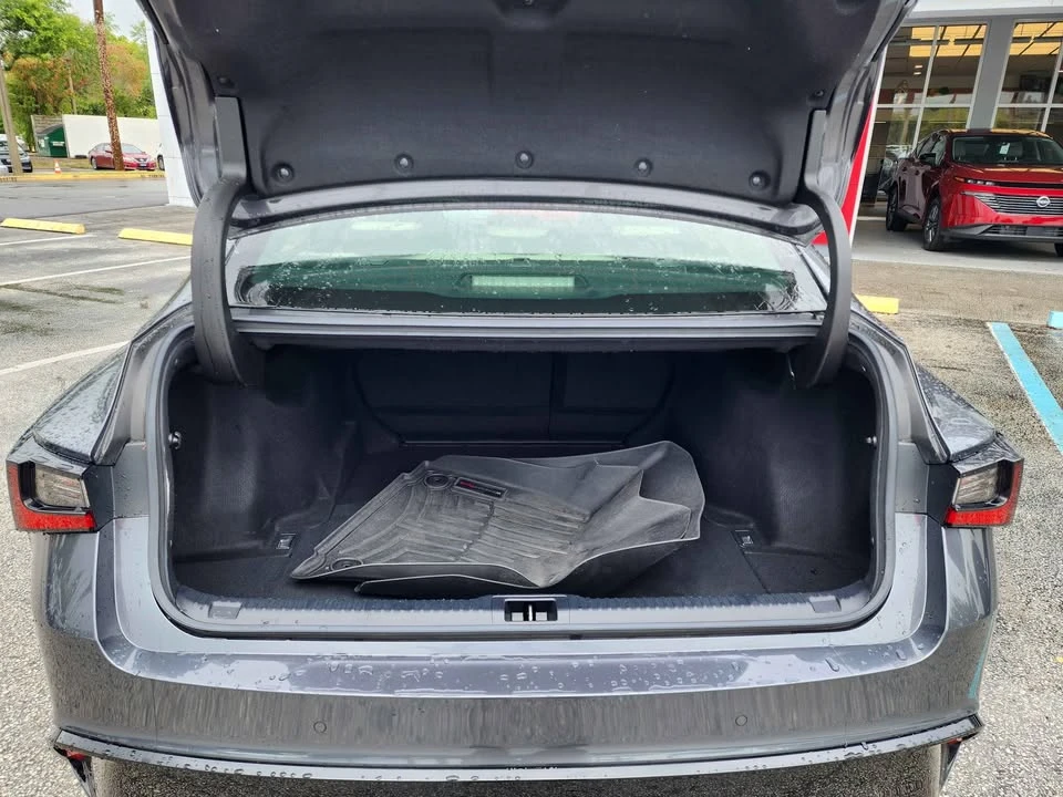 2021 Lexus IS 3rd Gen - Image 5 of 15