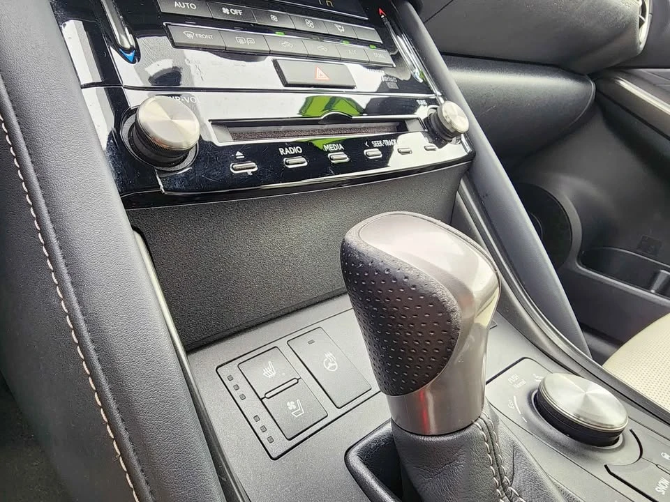 2021 Lexus IS 3rd Gen - Image 12 of 15