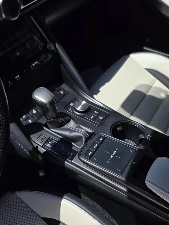 2021 Lexus IS 3rd Gen - Image 8 of 10