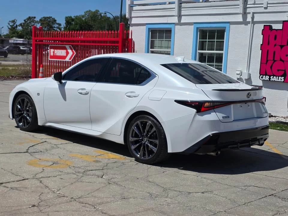 2021 Lexus IS 3rd Gen - Image 4 of 10