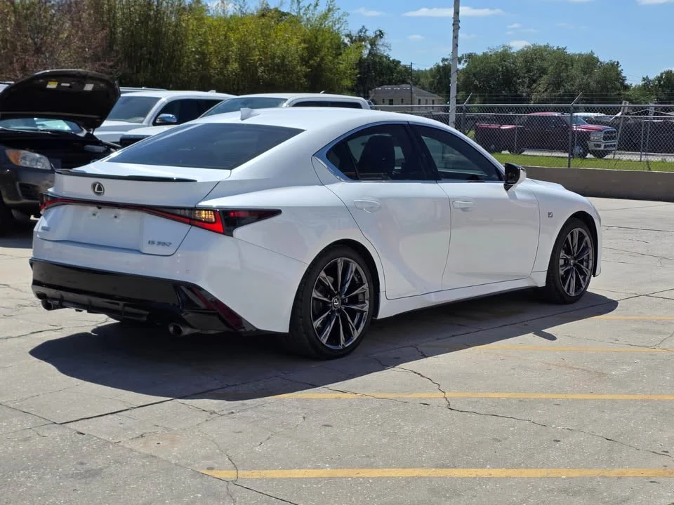 2021 Lexus IS 3rd Gen - Image 5 of 10